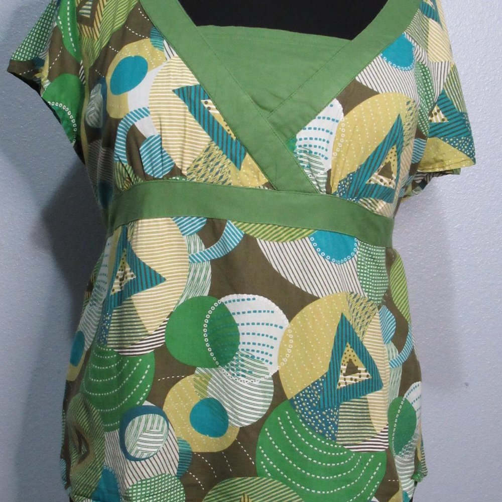 Geometric Patterned Blouse - Picture 2 of 8